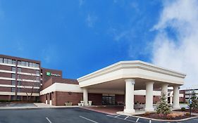 Holiday Inn Dayton Fairborn i 675